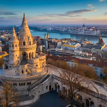 Bella - 86m2, Center Apartment, Next To Metro Line, 2 Bathrooms, * Budapesta